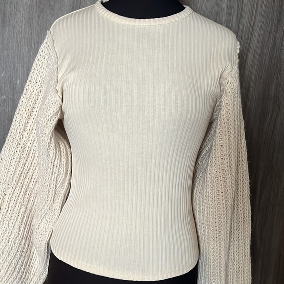 ZARA Sweater 🧶 - Picture 3 of 10